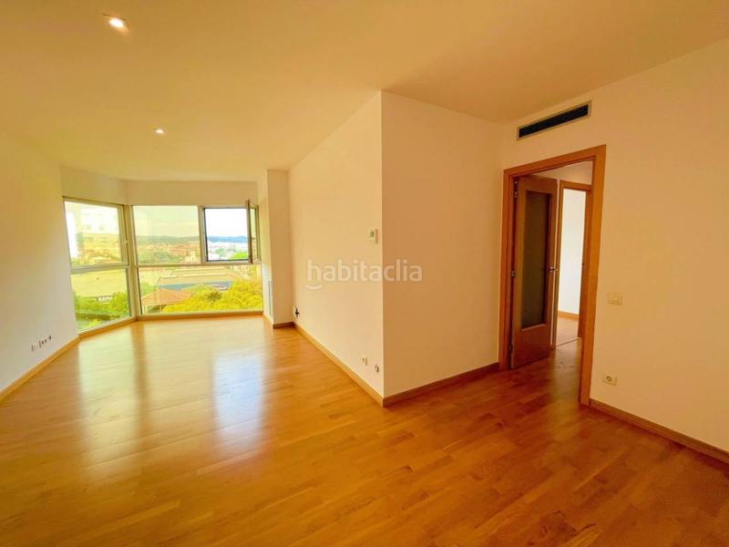 Foto efd8d44e-aa81-4791-9045-41b6010617e6. Appartamento con riscaldamento parcheggio piscina in Ripollet