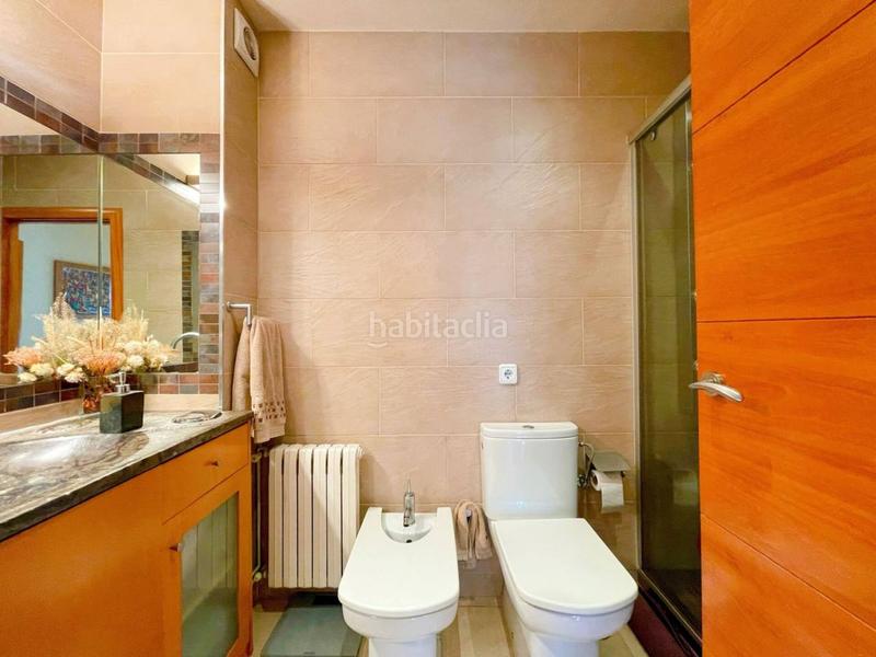 Foto 00d94420-743a-4505-877b-f33a6e165db0. Casa adosada  con jardin , garaje y trastero excelente ubicación en Cerdanyola del Vallès