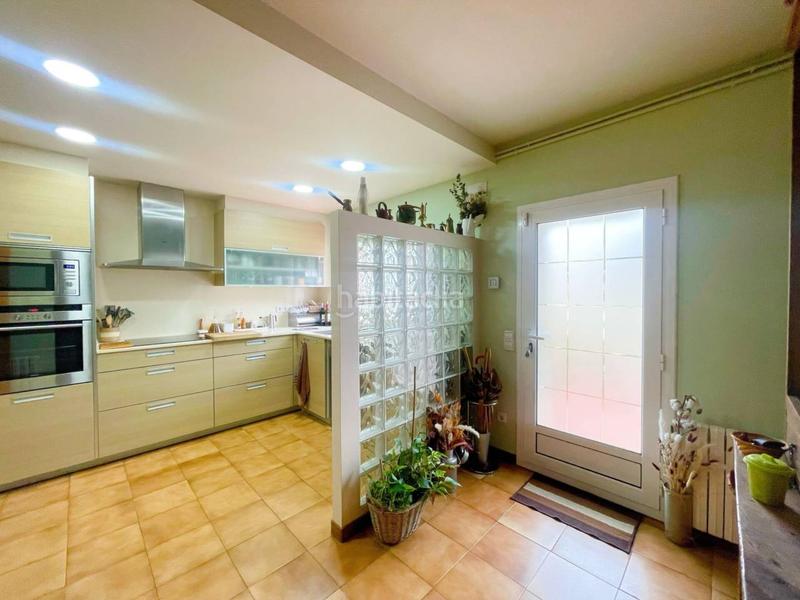 Foto 35b302d9-4508-4f13-b6ec-1226ed22cd6c. Casa adosada  con jardin , garaje y trastero excelente ubicación en Cerdanyola del Vallès