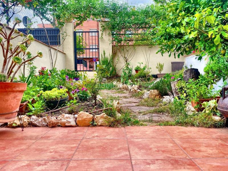 Foto a74c1e57-7206-4215-a1dc-6068694d67a4. Casa adosada  con jardin , garaje y trastero excelente ubicación en Cerdanyola del Vallès