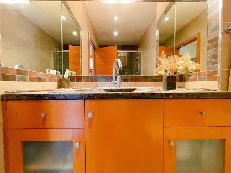 Foto bf5dc213-7fdb-4203-9543-002b71157946. Casa adosada  con jardin , garaje y trastero excelente ubicación en Cerdanyola del Vallès