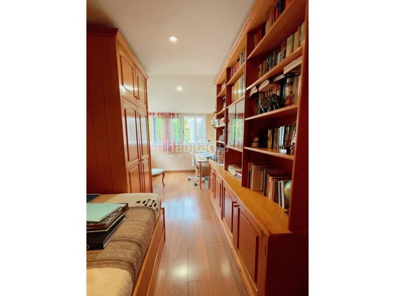 Foto f0d5d82d-7a21-4827-9069-cf88679cf30d. Casa adosada  con jardin , garaje y trastero excelente ubicación en Cerdanyola del Vallès