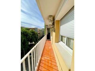Pis  Guinard. Piso exterior esquinero de 4 hab y 2 balcnes