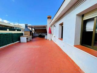 Àtic  Santa marcel.lina. Atico centro reformado de 3 habitaciones con terraza