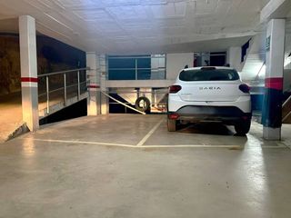 Autoparkplatz  Avenida calderó. Parking en venta en av.caldero centre mollet del vallès.