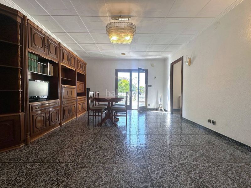 Foto 4e9596b3-de4d-4b27-abfb-2fff2a100369. Casa amb calefacció a Parets del Vallès