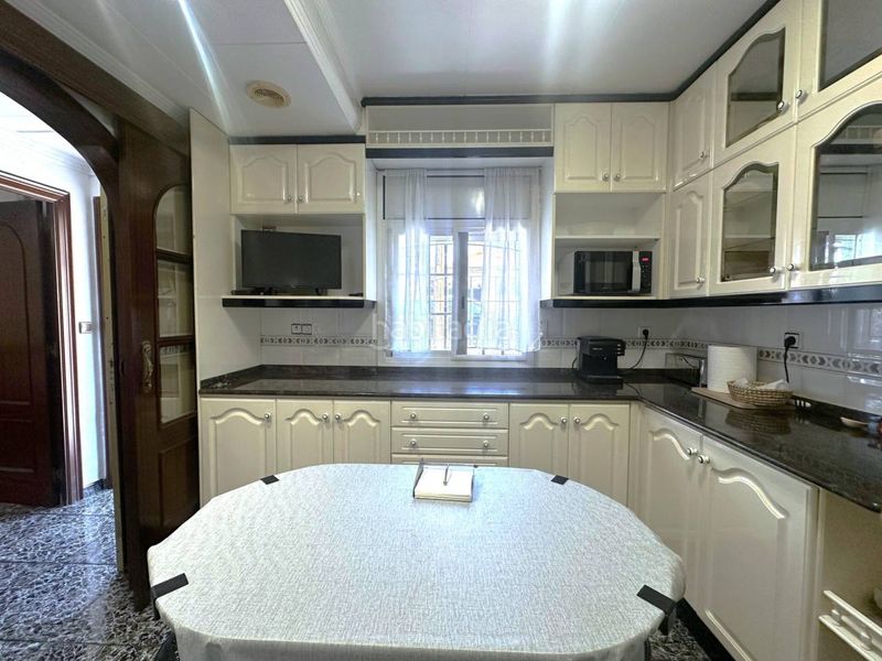 Foto f02973d5-a62a-48ee-9f56-a1753e291e3e. Casa amb calefacció a Parets del Vallès