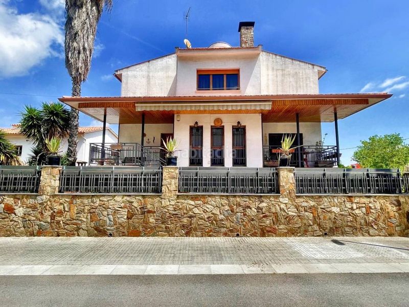 Foto 1c7b1e08-7691-471b-b509-f180b5d7ce50. Casa amb calefacció aparcament a Serraparera Cerdanyola del Vallès