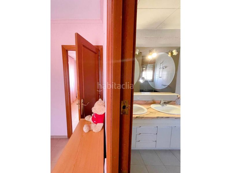 Foto 8ea7974d-41ac-469a-b039-f82e6e681308. Casa amb calefacció aparcament a Serraparera Cerdanyola del Vallès