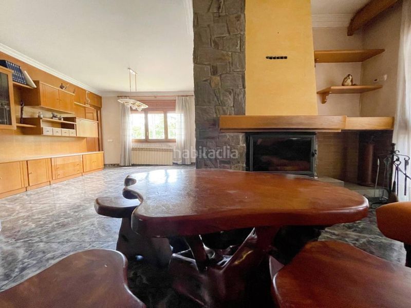 Foto d35abb42-8d0b-401b-bbeb-5e2ff6b4bcf1. Casa amb calefacció aparcament a Serraparera Cerdanyola del Vallès