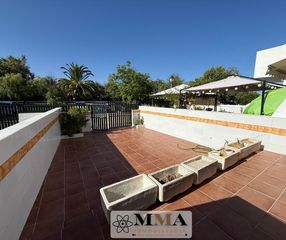 Miete Reihenhaus  Calle barlovento 5. Chalet en l antilla , contrato 09 meses.