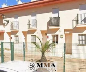 Casa adossada  Avenida de los pinares. ¡¡¡oportunidad en lepe!!