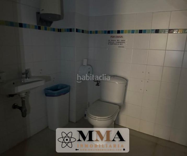 Foto 54ea80f4-5344-430e-ab91-93bf80981155. Location local commercial dans calle velarde 1 dans Huelva