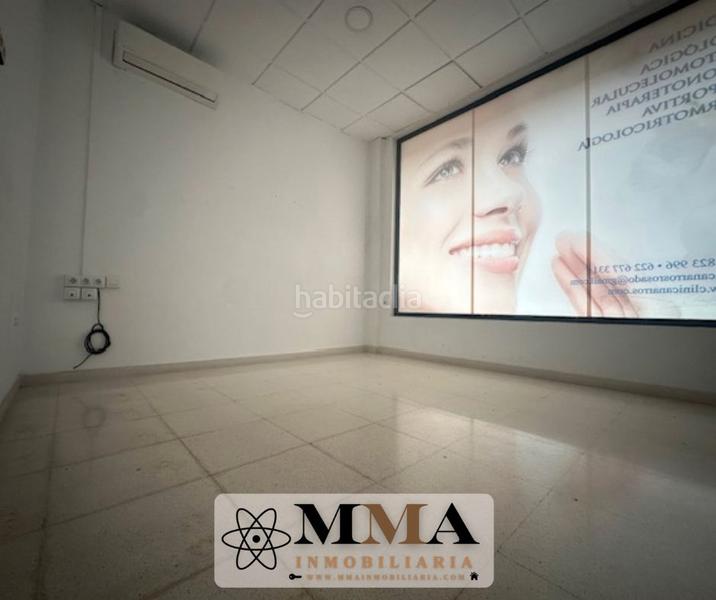 Foto 76d10f32-55a8-45d2-bbbc-c91366a57346. Rent business premise in calle velarde 1 in Centro Huelva