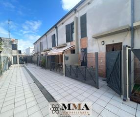 Maison jumelée à Calle avenida josé antonio gonzález gallego 14. ¡¡oportunidad en isla cristina!!