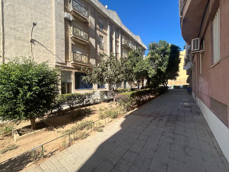 Foto dd540769-3f9c-45cb-8313-d3acbaf80ab3. Geschäftsraum in calle villanueva de los castillejos 1 in Huelva