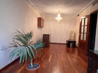 Pis  Calle escritor hermenegildo de la corte 3. Piso de lujo en peno centro, pescadería, junto al mercado del ca