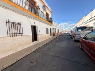 Semi detached house  Calle olmo 10. Muy buena casa en cartaya, ideal inversores arrendamiento, a ref