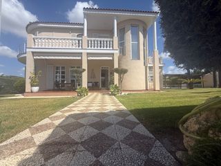 Chalet  Calle castaño 11. Villa en la dehesa, la mejor ubicación, diseño y confort