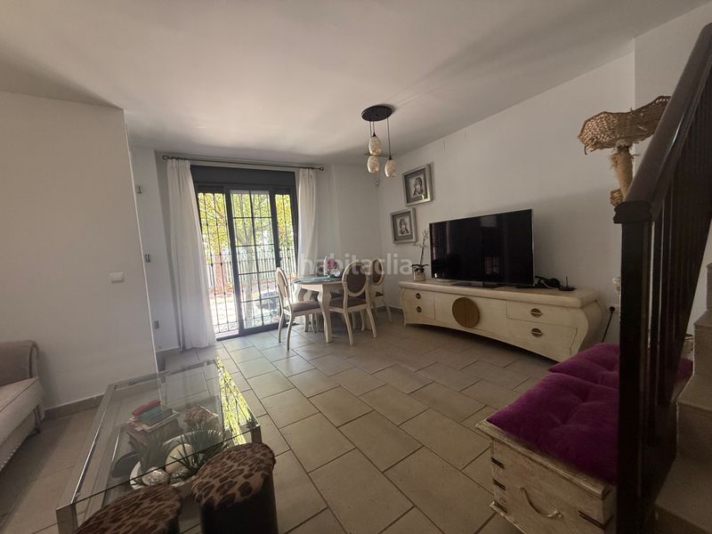 Foto 7b7a0624-c3a2-493d-9d55-d8e2258bc029. Casa amb calefacció a Nuevo Parque - Los Rosales - Tráfico Pesado Huelva