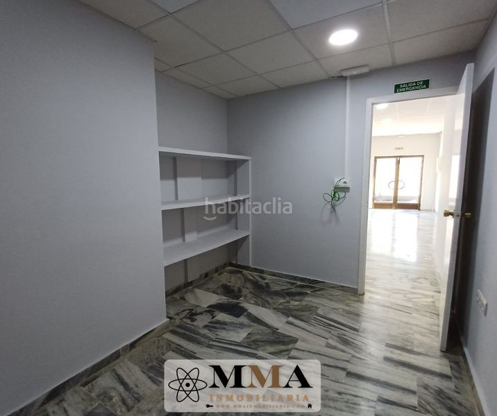 Foto b5f75ad1-3293-4301-80fc-fcbad20f8da2. Business premise in paseo de las palmeras 27 in Molino de la Vega Huelva