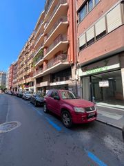 Miete Geschäftsraum in Calle doctor francisco vázquez limón 75. Local nuevo a estrenar en pleno centro