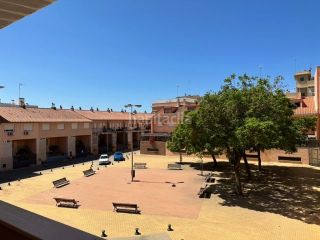 Foto c9331517-c876-402b-a737-e63ee6a41fec. Xalet amb xemeneia calefacció aparcament a La Hispanidad - Verdeluz Huelva