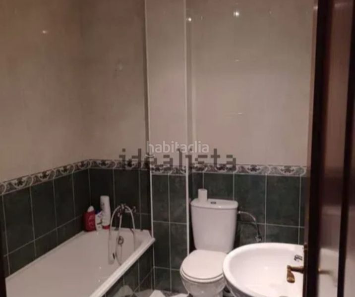 Foto b2125770-f774-4902-b1a2-e1f991302816. Casa adossada amb calefacció aparcament a San Bartolomé de la Torre
