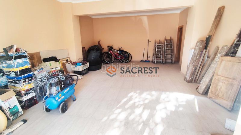 Foto 85b182b8-2c29-45d2-9df8-d0bdd7a410a3. Alquiler local comercial local ideal almacén o oficina en Mollet del Vallès