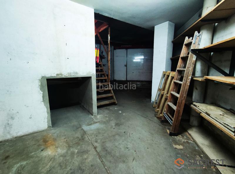 Foto 1973a208-4122-4e62-be64-0aee548ce707. Local comercial local esquinero con muchas posibilidades en Mollet del Vallès