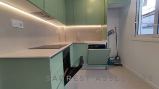 Pis a Estació de França. 3 habitaciones con patio