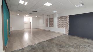 Miete Geschäftsraum in Can Borrell. Local para empezar tu negocio