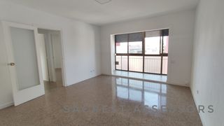 Flat  Carrer de sant roc 13. Piso 3 habitaciones con ascensor