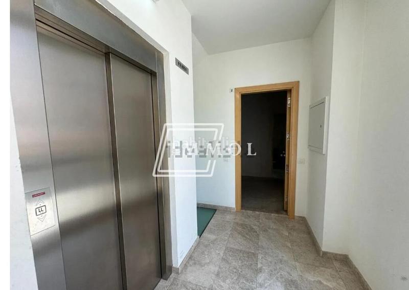 Foto 5b81c86b-7ef4-4633-94b0-0bb96dc8d34c. Piso increible piso en finca regia, solo 3 vecinos, en el corazon de mataro en Mataró