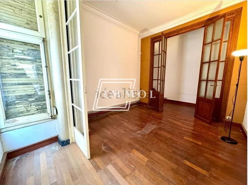 Foto abdb6cc1-7a87-4635-a59f-6a3b5d2a38ef. Piso increible piso en finca regia, solo 3 vecinos, en el corazon de mataro en Mataró