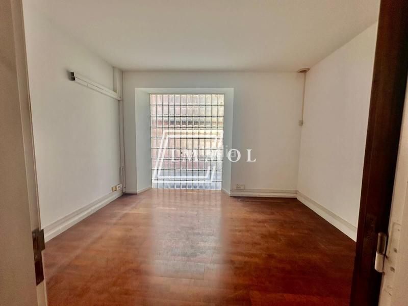 Foto bf82ce5a-077f-4ab6-b327-c2b3ea47e034. Piso increible piso en finca regia, solo 3 vecinos, en el corazon de mataro en Mataró