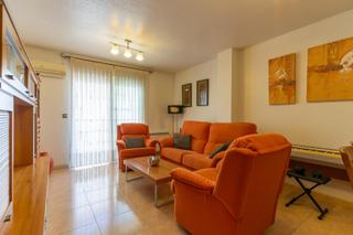 Dreistöckige Wohnung in Avenida constitucion 10. Espectacular triplex independiente con amplios espacios y balcon