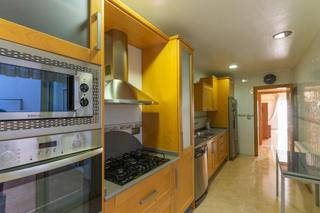 Tríplex a Avenida constitucion 10. Espectacular triplex independiente con amplios espacios y balcon