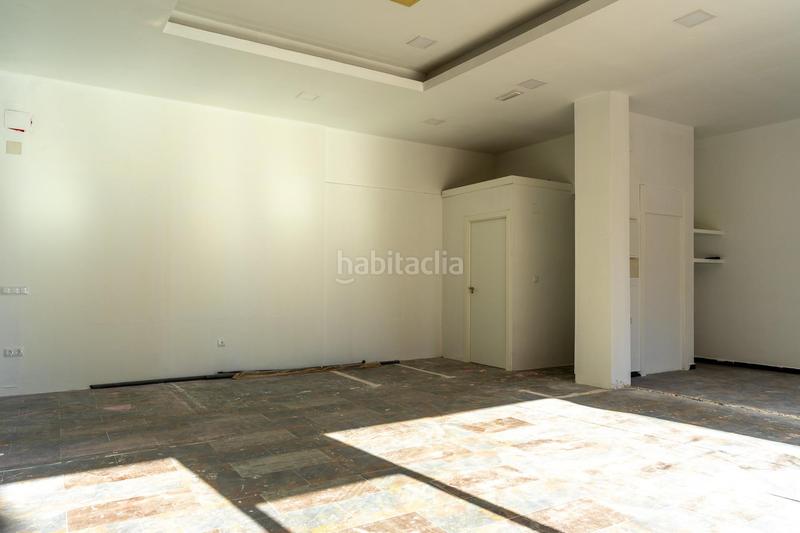 Foto 2d08626c-1381-4db8-8e55-b61c0ea9a1fb. Alquiler local comercial en menendez pelayo 11 amplio bajo en galería comercial con excelente iluminación natural en Molina de Segura