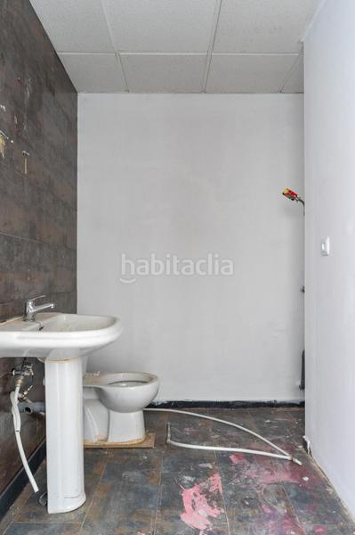 Foto c8dee8a4-b388-45b0-9eb6-e4e864475f82. Alquiler local comercial en menendez pelayo 11 amplio bajo en galería comercial con excelente iluminación natural en Molina de Segura