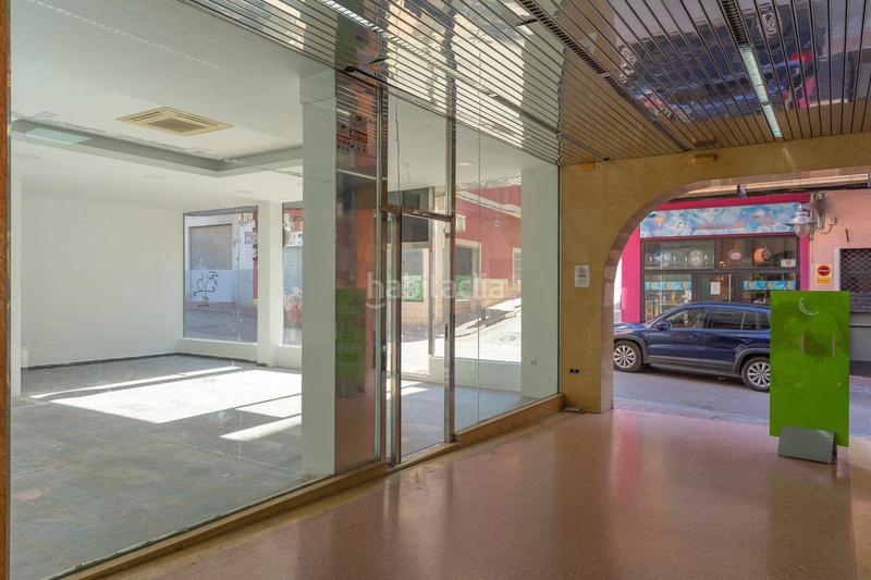 Foto e6fb9b58-4cb8-47dd-bb2d-68cbff858bfb. Alquiler local comercial en menendez pelayo 11 amplio bajo en galería comercial con excelente iluminación natural en Molina de Segura