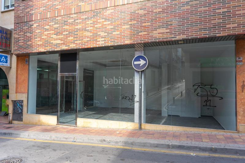 Foto f0bbfa71-ee9c-4c04-ade8-a1c5f298874c. Alquiler local comercial en menendez pelayo 11 amplio bajo en galería comercial con excelente iluminación natural en Molina de Segura