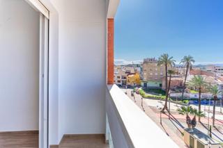 Apartament en Calle enrique bernal capel 9. Encantador apartamento con vistas al parque de san roque