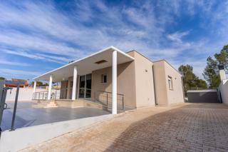 Xalet  Rio alharabe. Moderno chalet en urbanización cañada manrique, calasparra