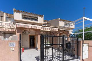 Maison jumelée  Calle urano-nueva marbella. Encantador adosado en los alcázares tu refugio ideal a pasos de