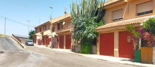 Casa a Calle castellar 1. Dúplex de 4 habitaciones a reformar integralmente en los ramos