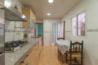 Casa  Calle fortunato arias 121. Oportunidad única dos casas juntas para reformar en el corazón d