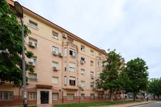 Piso  Calle sierra espuña. Oportunidad de reformar un fantástico piso en el corazón de murc