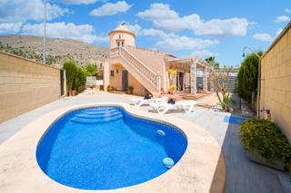 Xalet  Calle marte. Encantador chalet en fortuna con piscina y jardín privado