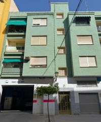 Rez-de-chaussée  Avenida estacion. Piso de 3 habitaciones a reformar en 1era planta